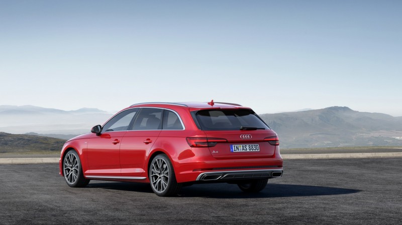 Audi A4 Limousine en Avant